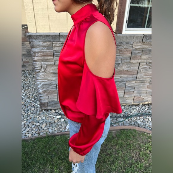 Bisou Bisou Red Cold Shoulder Top - Picture 2 of 7